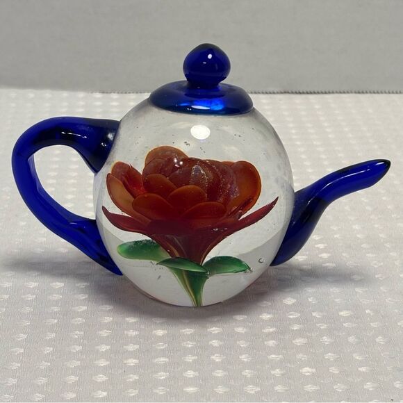 Dynasty Gallery Heirloom Art Glass Clear Blue Teapot Red Flower Paperweight - Picture 2 of 4
